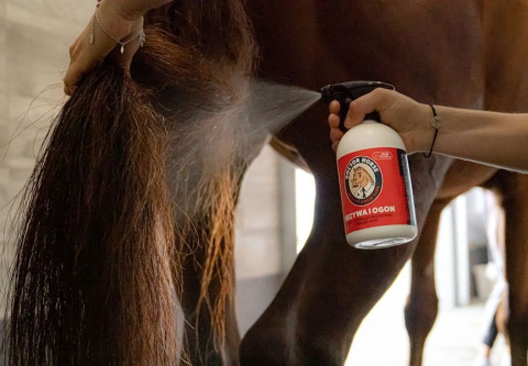 Produkt ułatwiający rozczesywanie i nadający blask Doctor Horse Grzywa i Ogon 500 ml