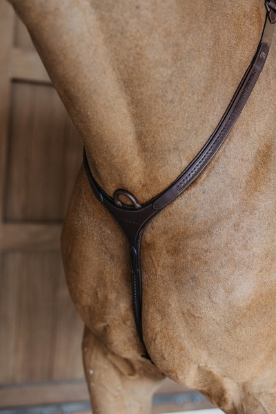 Skórzany,elastyczny napierśnik Dy'on Bridge Breastplate z plecionką New English