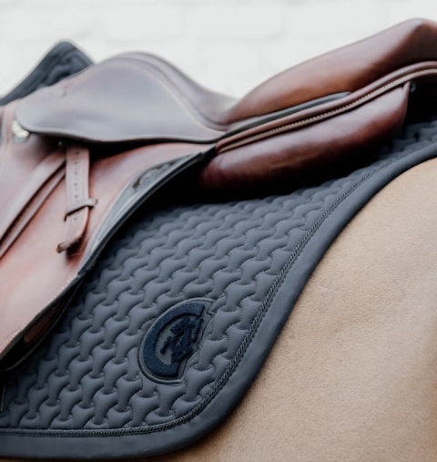 Czaprak skokowy Kentucky Plaited 3D