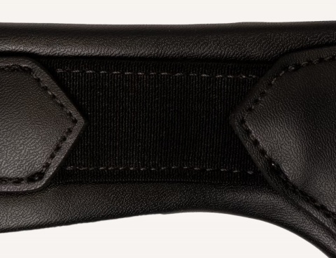 Anatomiczny popręg Kentucky Anatomic Stud Girth z fartuchem