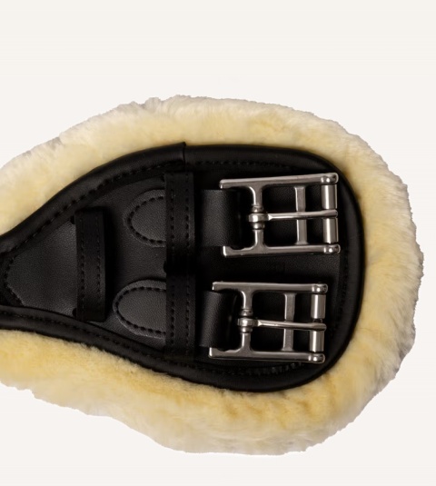 Popręg ujeżdżeniowy Kentucky anatomiczny z futrem