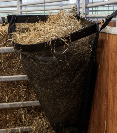 Siatka na siano Kentucky Hay Bag Corner
