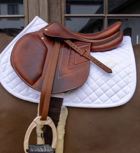 Czaprak skokowy Kentucky Diamond Sheepskin Skin Friendly