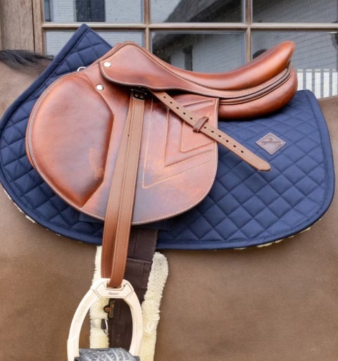 Czaprak skokowy Kentucky Diamond Sheepskin Skin Friendly