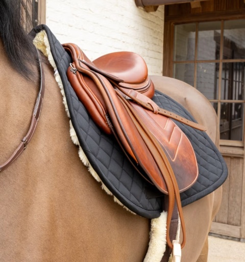 Czaprak skokowy Kentucky Diamond Sheepskin Skin Friendly