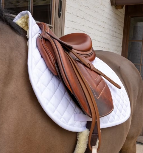 Czaprak skokowy Kentucky Diamond Sheepskin Skin Friendly