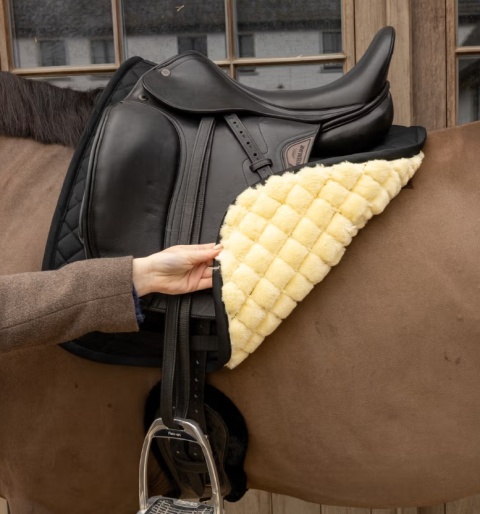 Czaprak ujeżdżeniowy Kentucky Diamond Sheepskin Skin Friendly