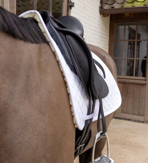 Czaprak ujeżdżeniowy Kentucky Diamond Sheepskin Skin Friendly