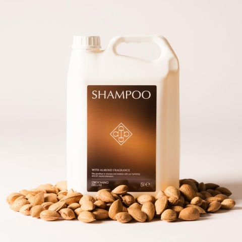 Nawilżający szampon dla koni o zapachu migdałowym Grooming Deluxe 5 l