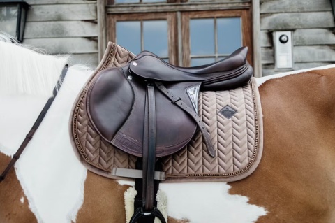 Czaprak skokowy Kentucky Saddle Pad Velvet Pearls Jumping