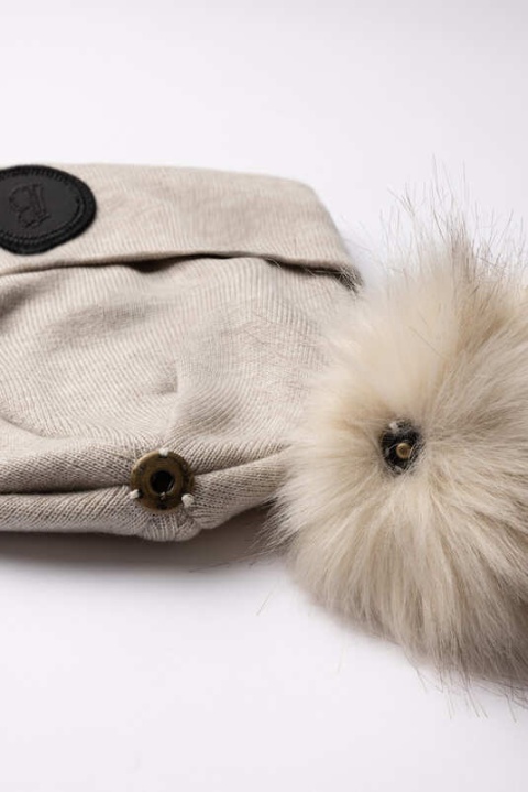 Dziana czapka B Vertigo Sydney z odpinanym pomponem